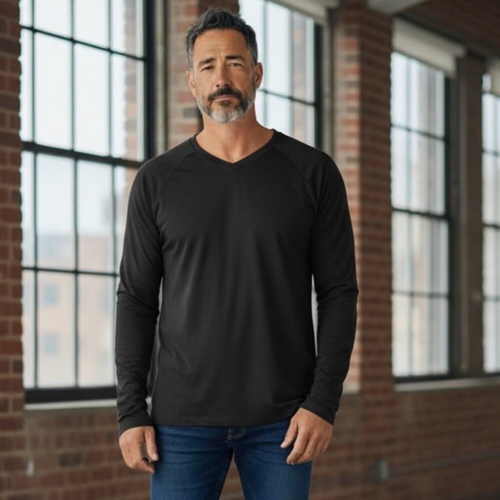 BANANA REPUBLIC Men’s XL Black Lightweight V Neck Sweater